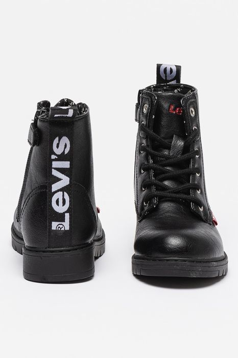 Ghete Levi's din piele ecologica