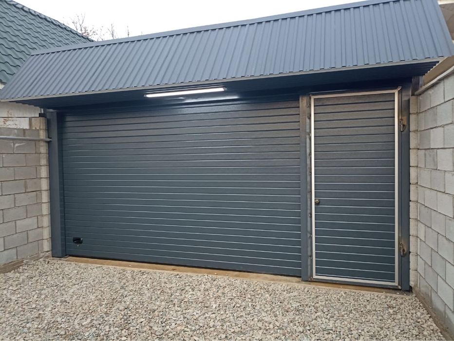 Секционные ворота