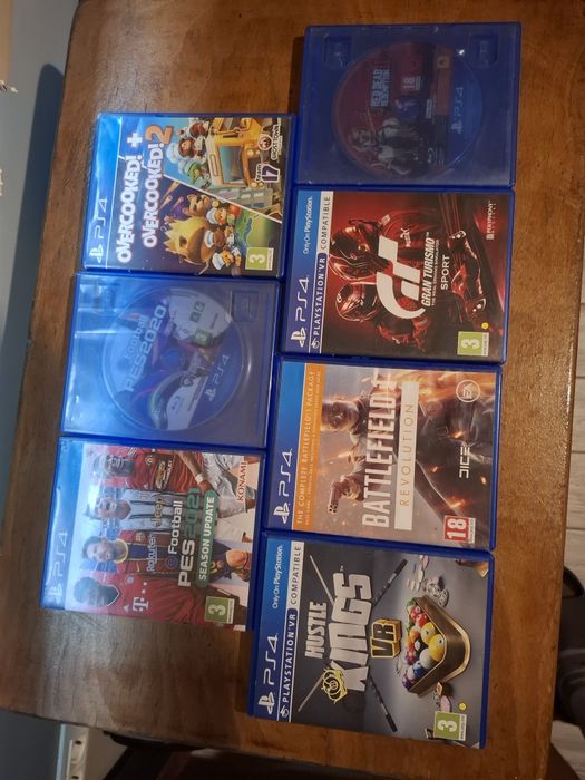 Ps4 slim CUH-2216A 500GB, 2 manete dualwave(originale),căști JBL quantum 200(pentru manete)+8 jocuri