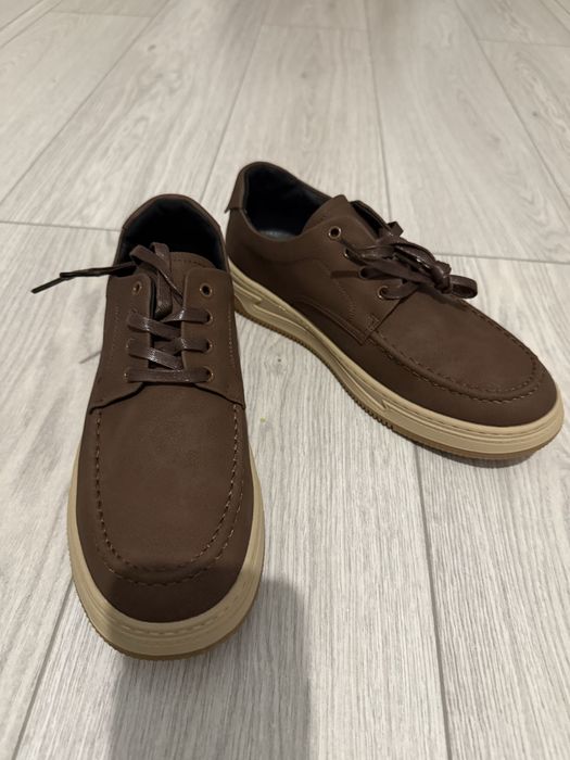 Продам мужские ботинки