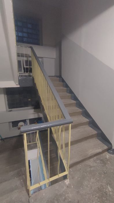 Ремонт подъездов ( покраска,побелка, шпаклёвка)