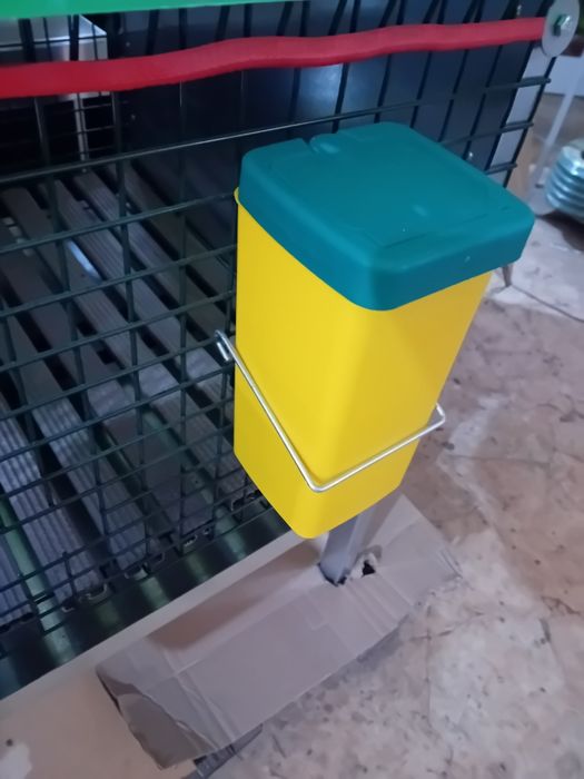 Пойлки и хранилки за зайци