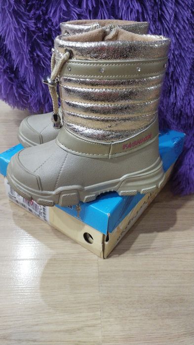 Продам обувь новая рр30