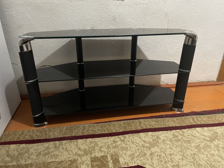 Продаю тв тумбу