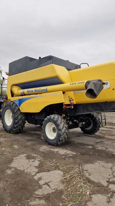 Комбайн New Holland CSX7050
