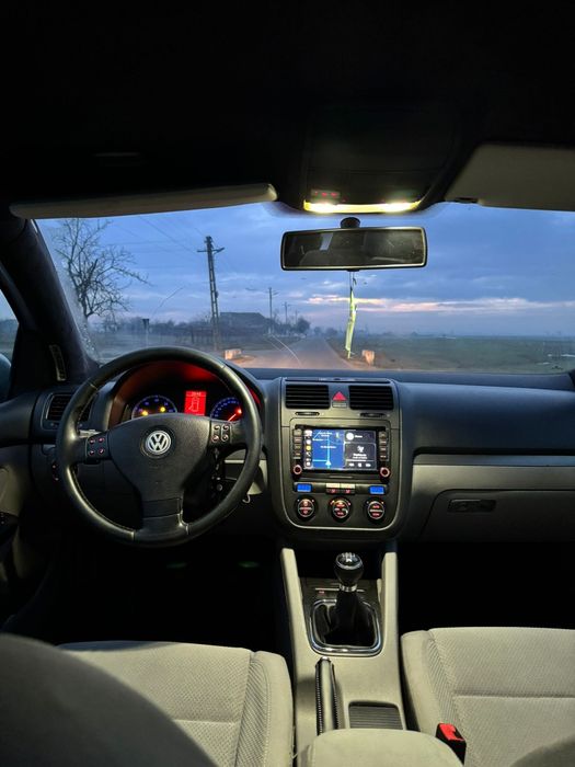 Vând golf 5, benzina MPI