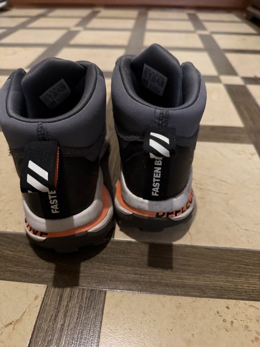 Продам зимние ботинки