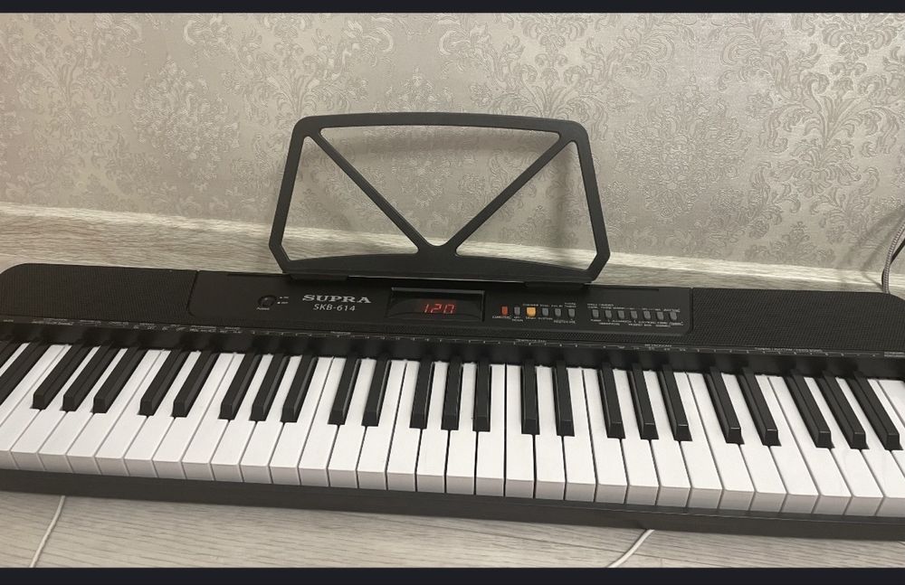 Синтезатор пианино продам