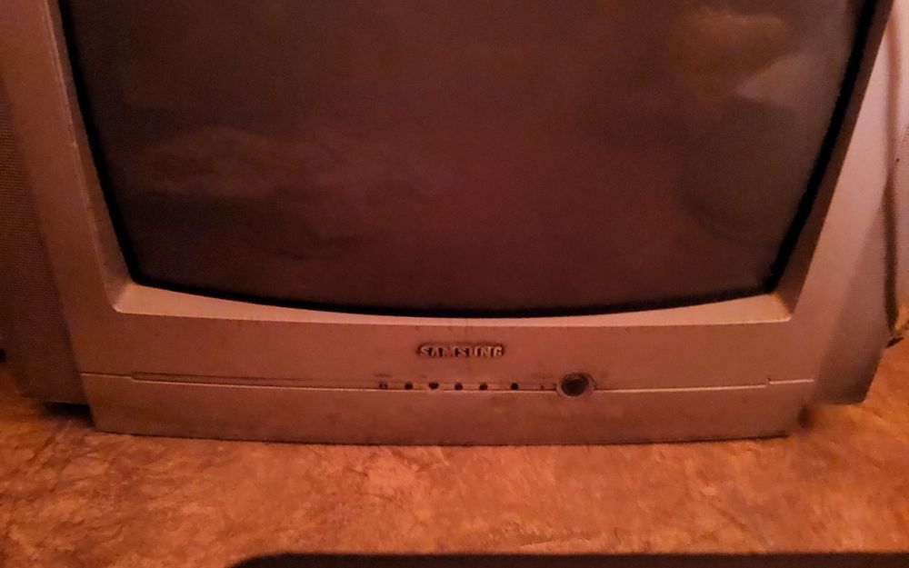 Продается телевизор LG 2шт