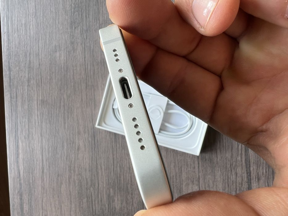 Iphone 16e NOU cu GARANTIE - 2200 lei
