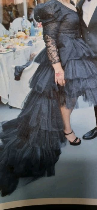 Черна бална рокля