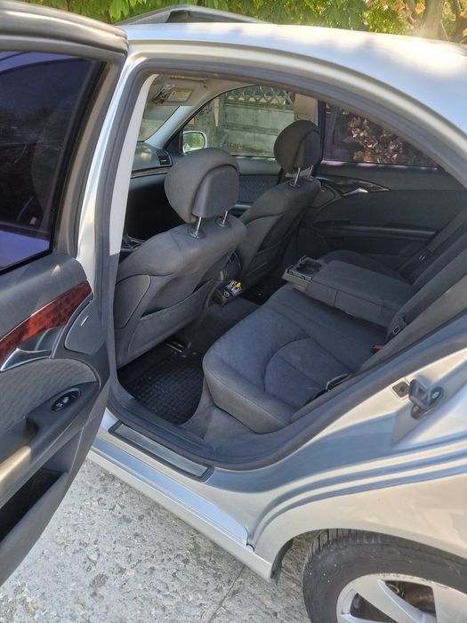 Vând Mercedes E200 2006