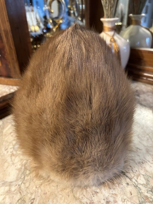 Caciula blana de vizon beige