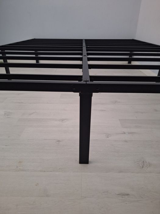 Cadru metalic de pat 140×200 cm – nou