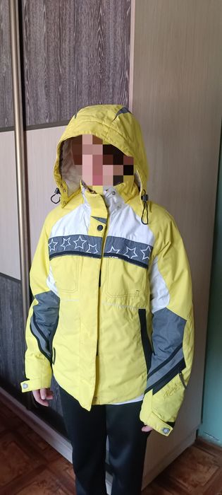 Продам куртки 2 шт не дорого