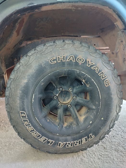 Продам шины на Тойота 4 runner
