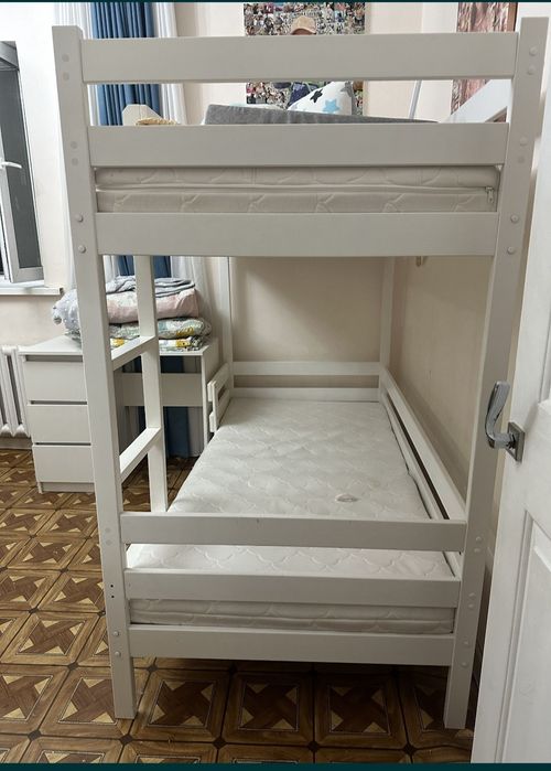 Продам двухъярусную кровать