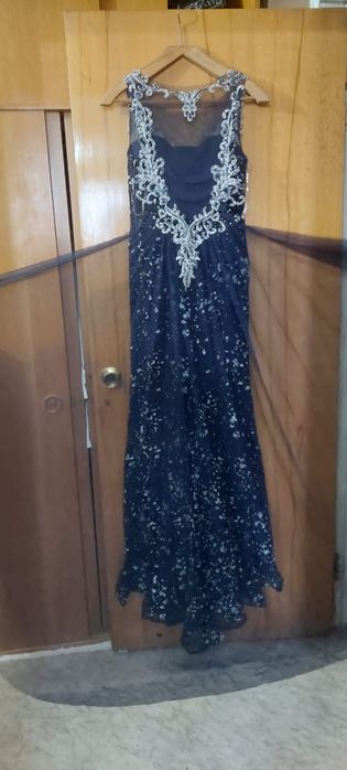 Vand rochie purtata odată !