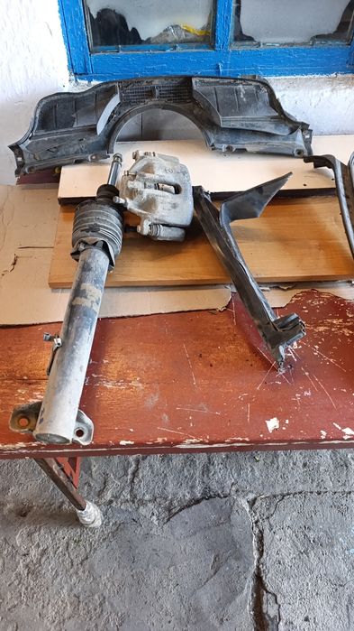 Запчасти на 124 Мерседес в оригинале