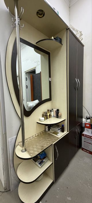 Прихожия шкаф сотилади