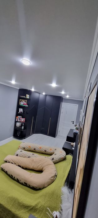 Продам спальный гарнитур