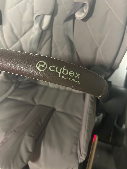 Vând Carucior 3 in 1 pentru copii Cybex Priam Platinum, cu landou si scoica, Mirage Grey cu cadru Rosegold- predare B și IF