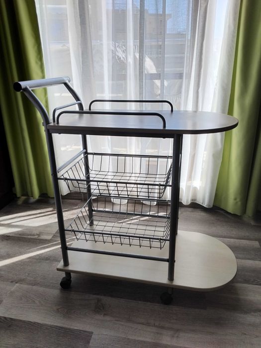 Количка за сервиране на колелца