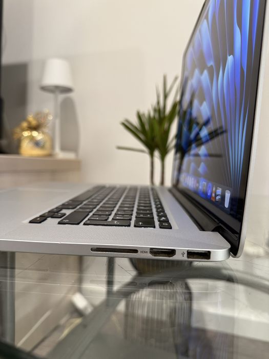 Macbook Pro 15 Retina Quad-Core i7