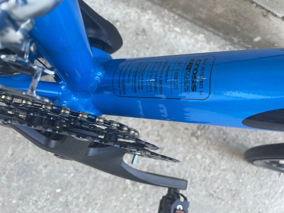 Шосеен бегач Cross