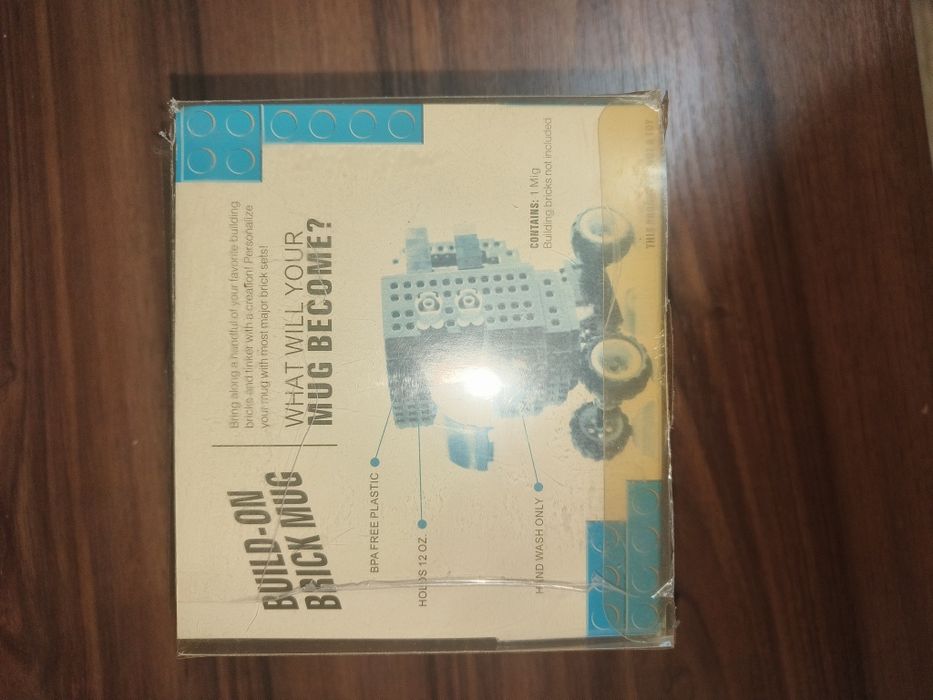 Vând cană tip LEGO