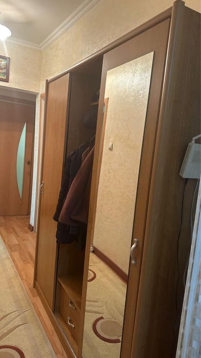 Продам шкаф для прихожей