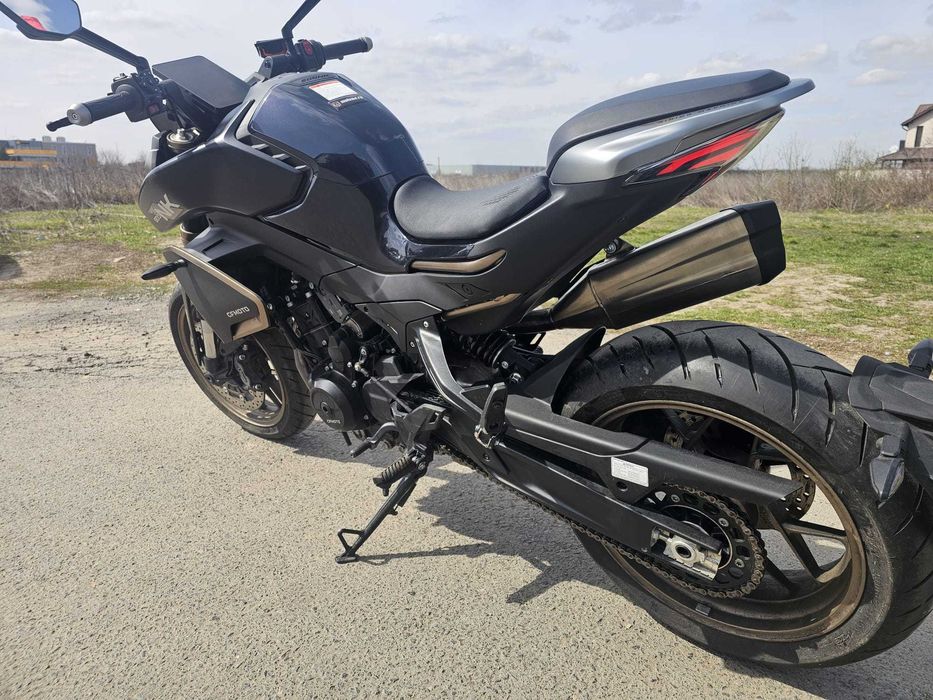 CFMOTO 800NK Advanced