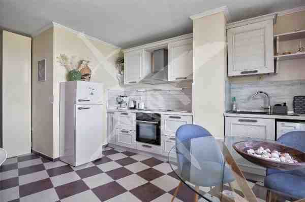 Продава се Тристаен апартамент в Созопол - 77 кв.м за 1239 €/кв.м - Снимка #2