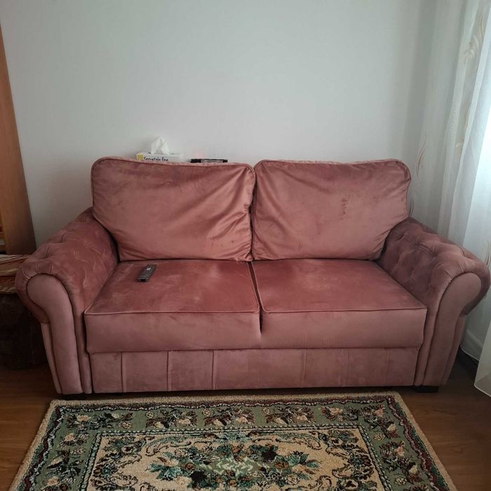 Vând canapea extensibilă din catifea