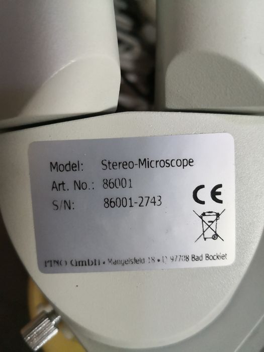 Microscop fino pentru tehnică dentară.