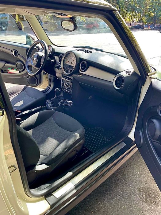 Masina MINI Cooper D