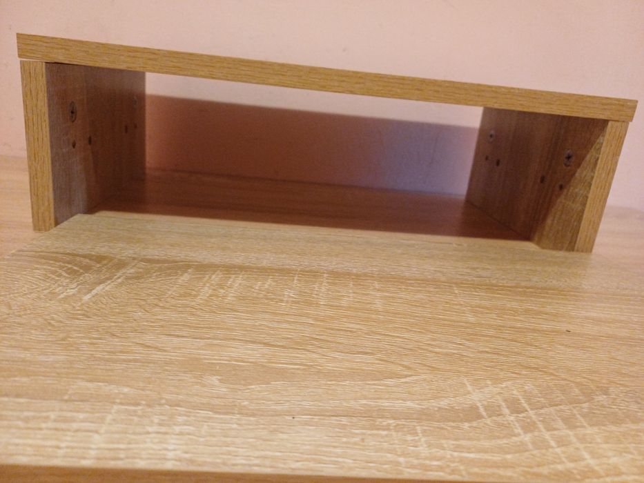 В ОТЛИЧНО състояние поставка за монитор цвят дъб сонома