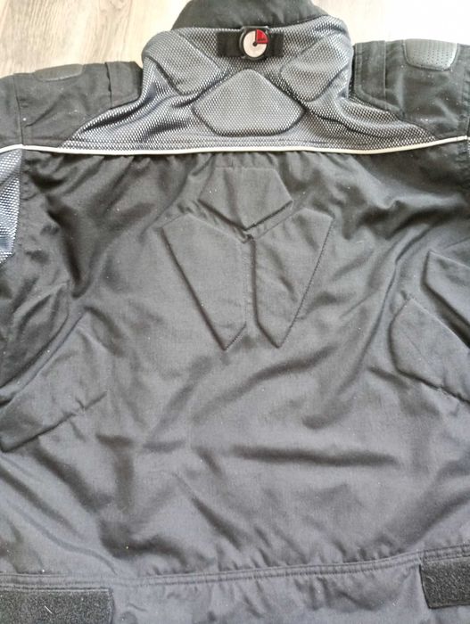 Продавам мъжко мотоциклетно яке XL