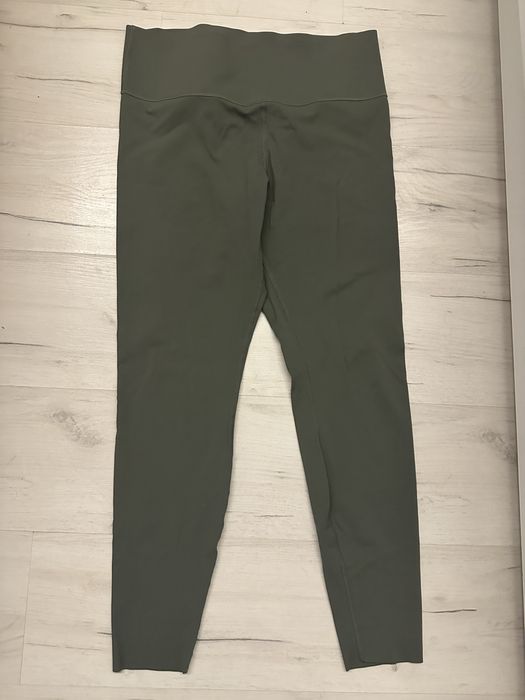 Клин Under Armour ,  H&M