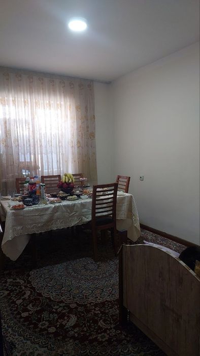 Kivartira sotiladi 75 000$ sergili 5a