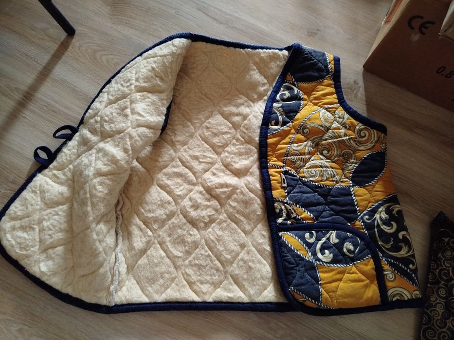 Продавам дрехи. ..