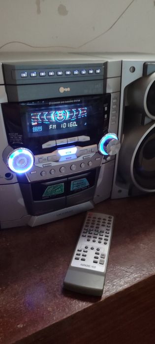 Продам музцентр LG