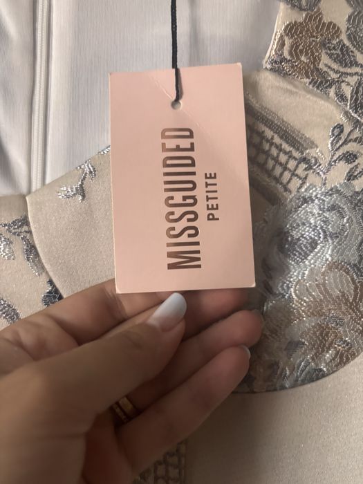 Vand rochie missguided noua cu eticheta