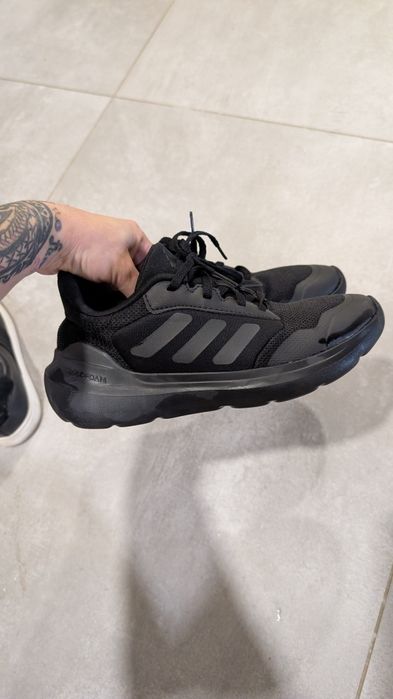 Маратонки Adidas 36,5