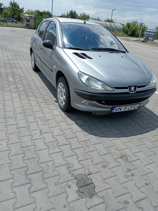 Peugeot 206 1 4 benzina anul 2001