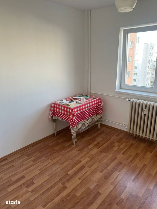 Apartament de vanzare 2 camere decomnadate direct de ;la proprietar PF