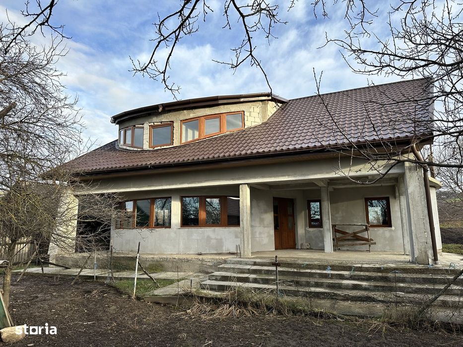 Casă P + M, 260 mp construcție + 2300 mp teren, Ionoseni (Bucecea)