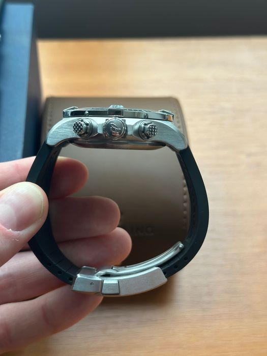 Breitling Avenger II Chronograph 45 A13317101B1X2