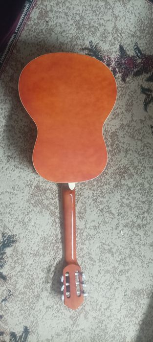 SAR gitara sotiladi
