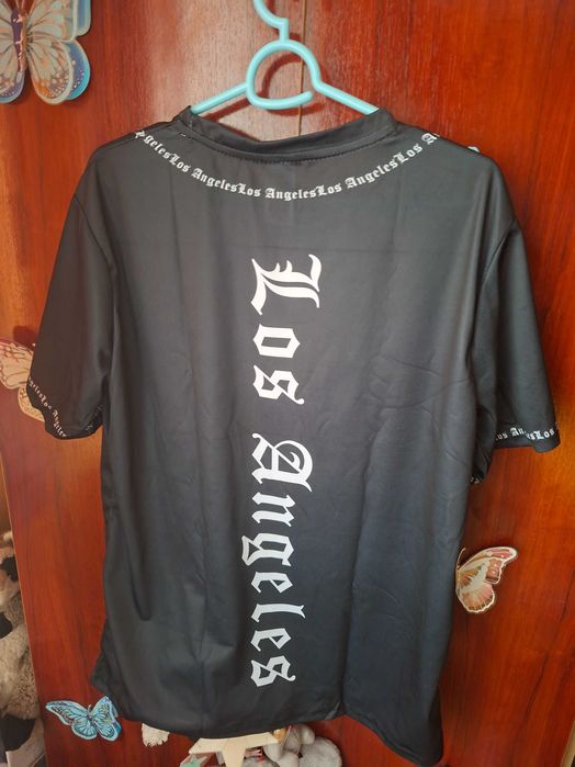 Tricou negru cu textul ,,Los Angeles"